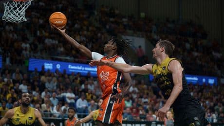 El Valencia Basket sentencia en Tenerife y jugará la tercera final de su historia