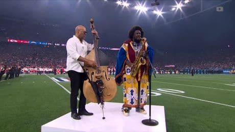 Kurioser Auftritt in der NFL - So haben Sie die US-Hymne noch nie gehört