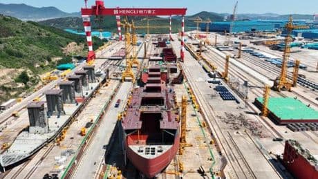 La montée en puissance des chantiers navals chinois, nouvel irritant pour Trump
