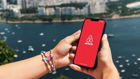 Chefs con estrella Michelin o entrenadores de élite: Airbnb lanza servicios en su app