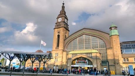 Hamburg stabbing UPDATES: 12 slashed in Germany knife rampage as woman arrested
