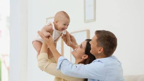 Fecondazione, l'età del padre conta: se è over 45 più rischi di aborto e insuccesso