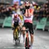 Arensman boekt heroïsche ritzege in Tour na razend spannende slotkilometer