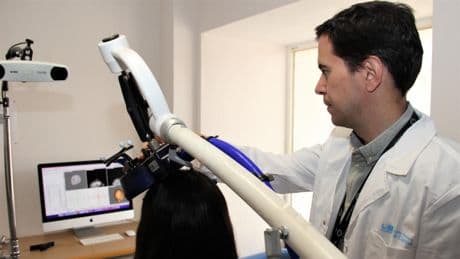 El novedoso tratamiento contra la depresión posparto: la estimulación transcraneal