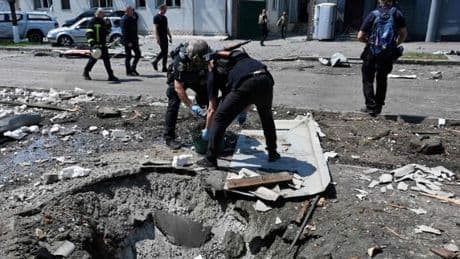 En direct, guerre en Ukraine : Donald Trump affirme qu’il va envoyer plus d’armes « défensives » à Kiev