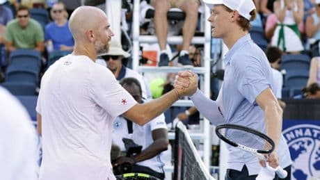 Sinner batte Mannarino a Cincinnati: 6-4, 7-6