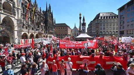 Tag der Arbeit: Gewerkschaften fordern Tariftreuegesetz von Staatsregierung