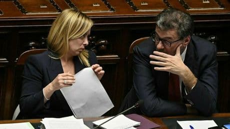 Stipendi, meno tasse su tredicesima e straordinari? Ecco quanto si guadagnerebbe in più: le simulazioni