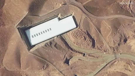 L'Iran affirme que la matière nucléaire enrichie est "sous les décombres" après les bombardements d'Israël