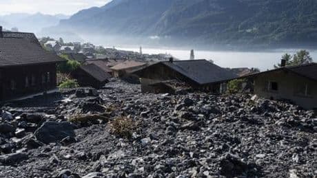 Schweiz: Brienz wegen Bergsturz-Gefahr komplett geperrt