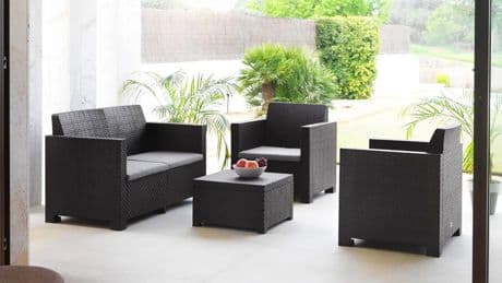 Este conjunto de muebles de jardín es fácil de limpiar, práctico y está 100 euros rebajado
