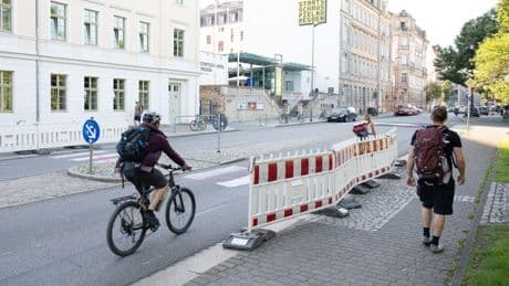Dresden: Selbstgemalter Zebrastreifen sorgt für Aufregung