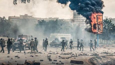 Kenya : la police réprime les manifestations en hommage au mouvement de 2024
