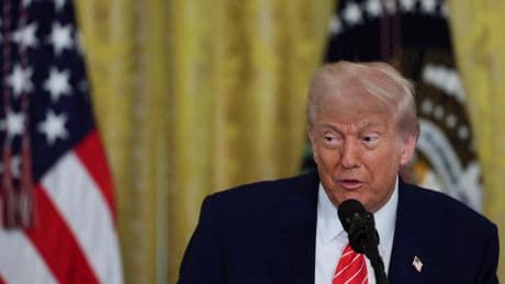 Trump insta al presidente del Congreso de EEUU a subir los impuestos a los ricos