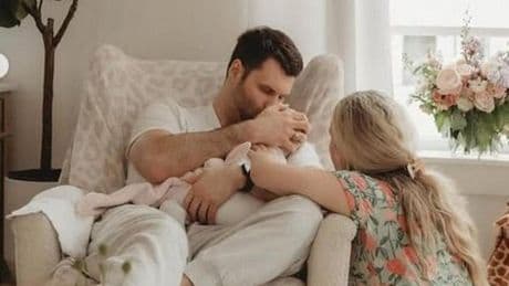 Muere Lily Ann con nueve meses, la hija de la influencer Lauren Cummings Johnson: «Fue alegría y luz pura»