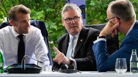 Krieg in Nahost: Merz, Macron und Starmer rufen Iran zu Verhandlungen auf