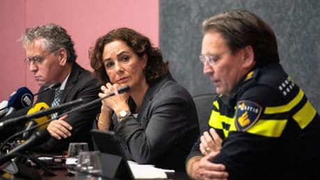 Rapport: ’Voedingsbodem rellen na Ajax-Maccabi is er nu nog: geweld kan ieder moment weer oplaaien’