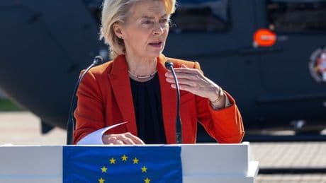 Besuch in  Bulgarien: Von der Leyens Flugzeug wird zum Ziel einer Störattacke