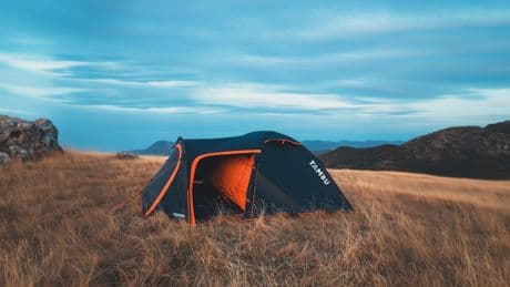 Luxus-Camping unter 90 Euro: Das 4er-Zelt von Tambu ist DER Geheimtipp der Festival-Profis