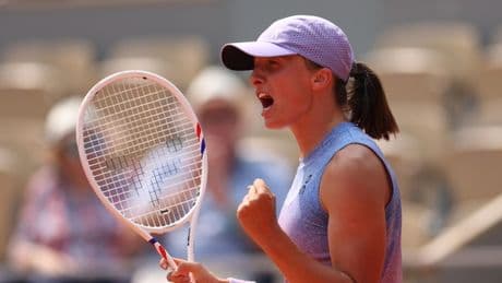 Swiatek vola al Roland Garros: ora la super semifinale con Sabalenka