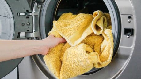 Achtung, Keimbombe! Wann Handtücher wirklich in den Müll gehören