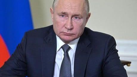 Putin bir kritik ismi daha görevden aldı
