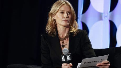 Modern family-ster Julie Bowen kreeg pacemaker op haar 29e: ’Mijn leven is voorbij’