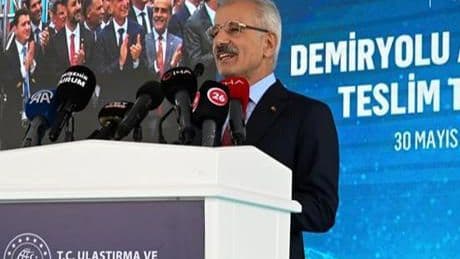 127 yeni nesil milli yük vagonu raylara indirildi
