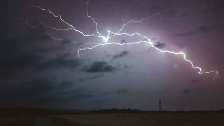 Gewitter, Hagel, Sturzfluten - Der Süden säuft ab!