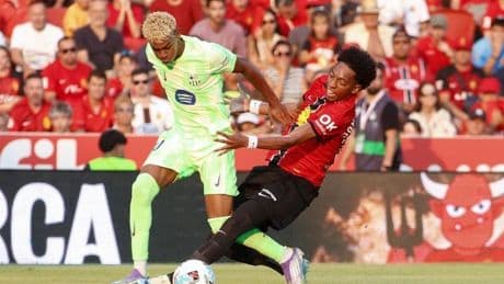 El Barça domina a placer ante un Mallorca con nueve
