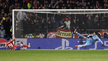 La IFAB cambia la regla del penalti de Julián Álvarez, se repetirá si hay doble toque de manera involuntaria