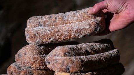 Sommer, Sonne, Stollen: Hier läuft das Weihnachtsgeschäft schon auf Hochtouren