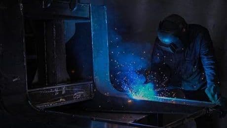 2025 yılında sanayi sektörünün istihdam içindeki payı azalırken, hizmetler sektörünün payı arttı