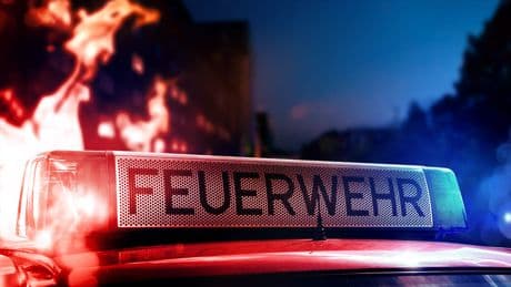Bremen - Feuerwehr rettet Bewohner bei Brand