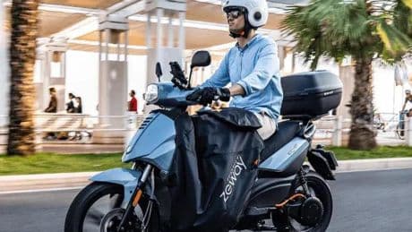 Adiós al negocio de intercambio de baterías en las motos: Zeway cesa sus operaciones en España un año después de aterrizar