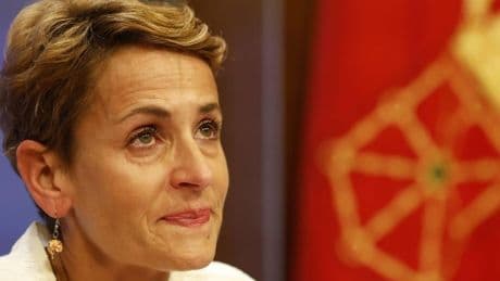Chivite rompe a llorar al hablar de su «amigo» Santos Cerdán: «Lo que he leído no se corresponde con él»