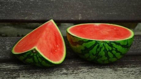 Ecco quale anguria devi comprare, i trucchi per scegliere quella migliore