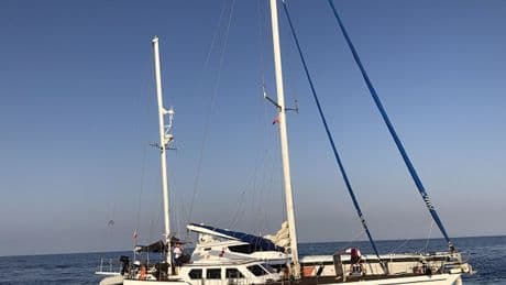 İzmir açıklarında 115 düzensiz göçmen yakalandı