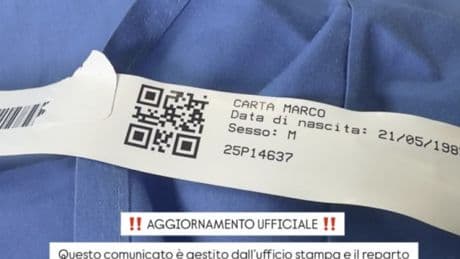 “Lo stato di salute di Marco Carta è sotto controllo”: il cantante lascia l’ospedale dopo il ricovero. Le prossime date del tour estivo sono confermate
