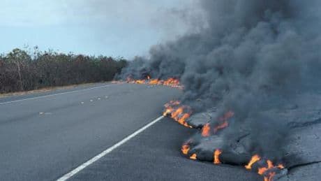 Un profesor de autoescuela revela qué hacer si te topas con un incendio en carretera: "Hay un procedimiento muy claro"