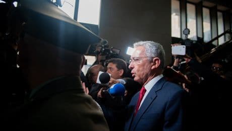 Choque entre el Gobierno Trump y Petro por la condena contra Álvaro Uribe
