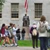 Harvard mag van Trump geen buitenlandse studenten meer toelaten