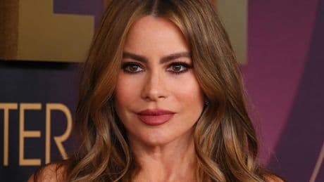Sofía Vergara (53 años): "El aceite de coco es clave en mi rutina. Lo uso todas las noches desde que soy pequeña"