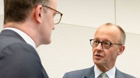 Bundespolitik: Merz bremst Spahn in Atomwaffen-Debatte