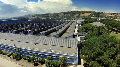 Stellantis, la fabbrica di motori di Termoli  ferma per un anno con la solidarietà