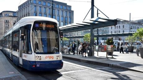 Zwitserse stad Genève probeert hoeveelheid smog te beperken met gratis ov