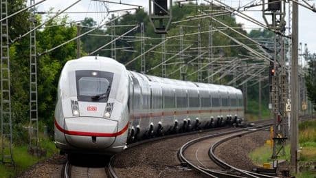 Pläne für den Fernverkehr: Bahn will Sitzplatzangebot erhöhen - Dementi zu Abbau