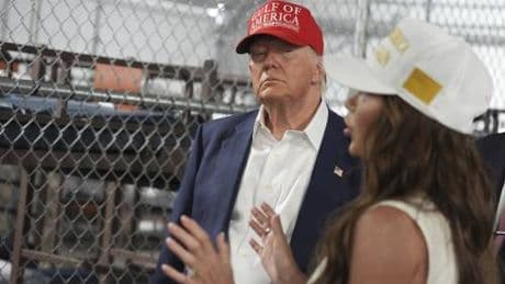 Trump inaugura l'Alligator Alcatraz: "È controversa ma non me ne frega niente"