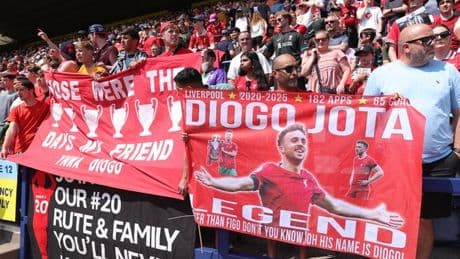 'Broken' commentator apologises in response to Diogo Jota tributes at Preston vs Liverpool
