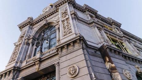 El Tesoro vende 4.964 millones en letras y el interés de las de 12 meses roza el 3,5 %
